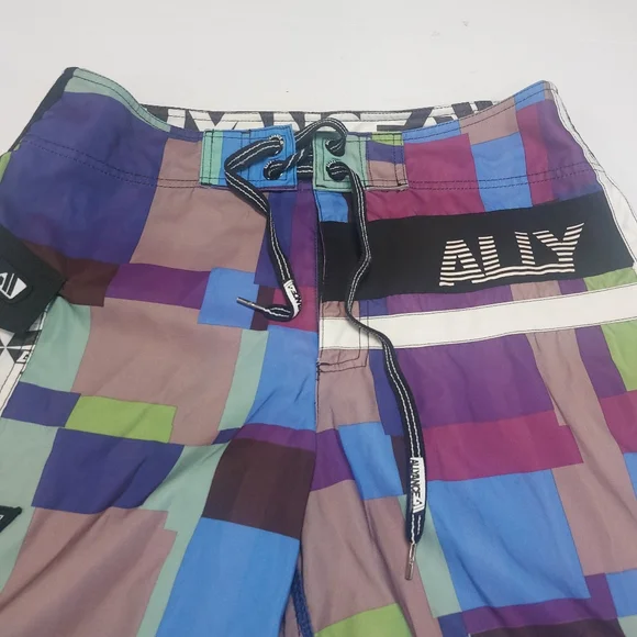 Multicolor Geometric Men's Swim Shorts Size 32 - Picture 3 of 10